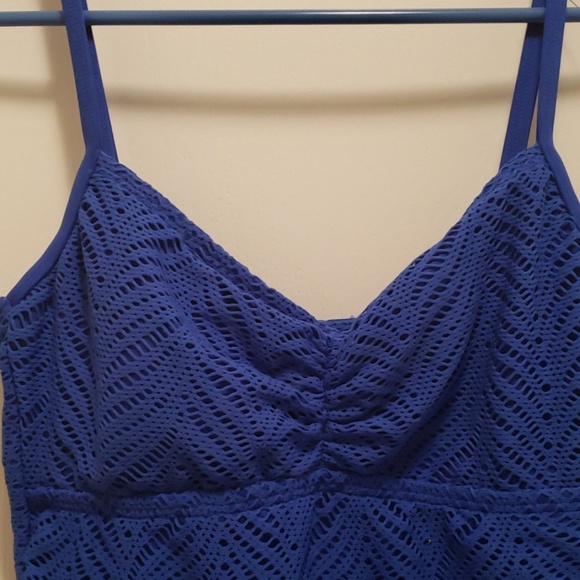 Bathing suits - Picture 3 of 3